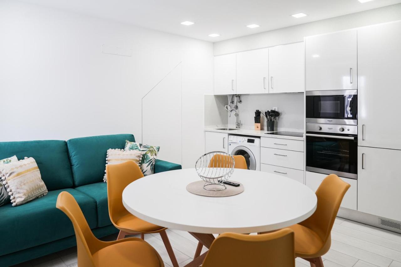 Nazare One Bedroom, 2 Mins From The Beach Luaran gambar