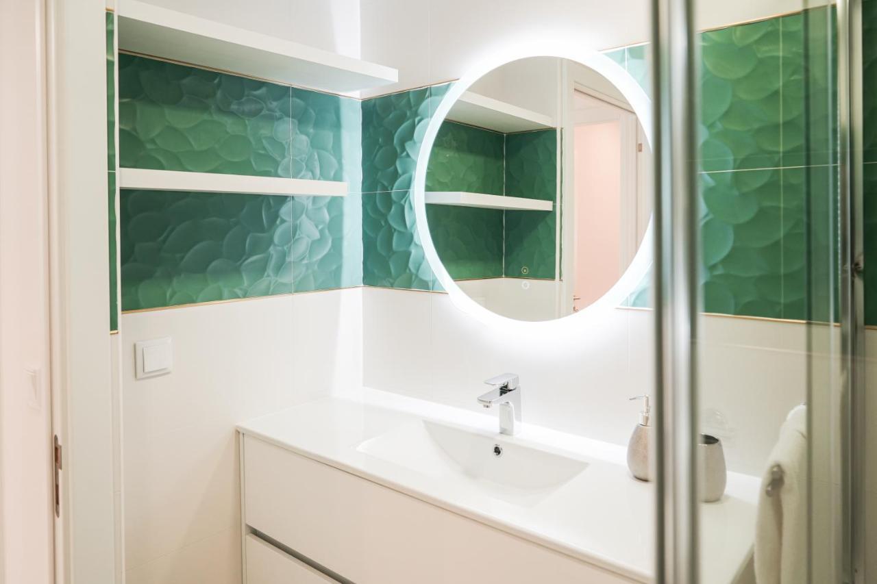 Nazare One Bedroom, 2 Mins From The Beach Luaran gambar